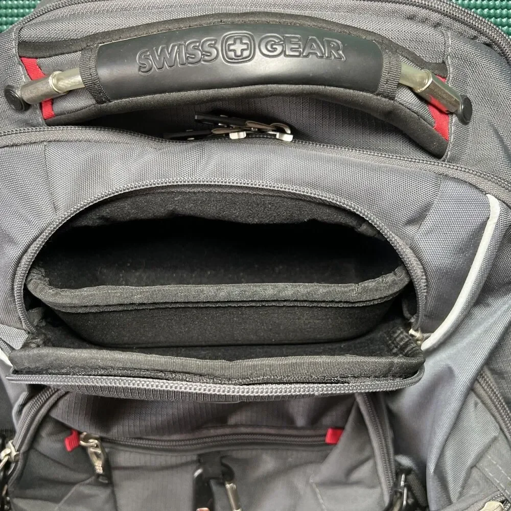 Swiss Gear Back Pack Swiss Army Scan-Smart with AirFlow Tech Back Pack Gray